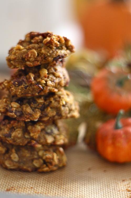 Easy Vegan GF Pumpkin Quinoa Flake Cookies {with optional mix-ins}