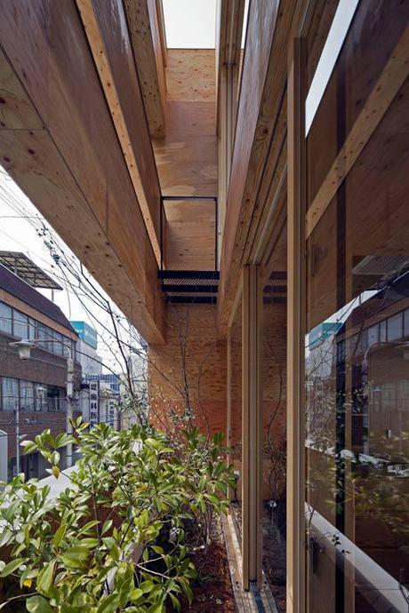 Machi building by UID architects 2