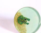 Frog on a pond. Resin ring. Resin jewelry. Modern Jewelry. adjustable ring, mint, coctail ring, animal ring - GoldFingerBarcelona