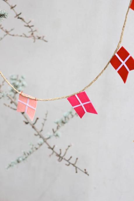 How to make colorful flag garland