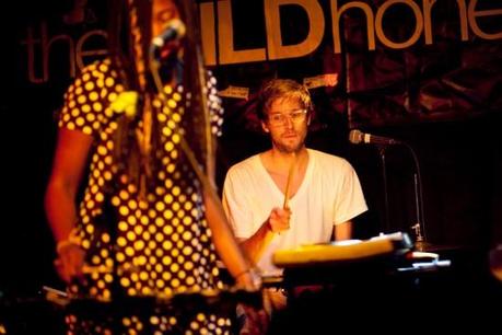 body language 5 550x366 BODY LANGUAGE, OPOSSOM, HIGH HIGHS [PHOTOS]