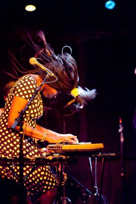 body language 2 533x800 BODY LANGUAGE, OPOSSOM, HIGH HIGHS [PHOTOS]