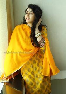 Hansika Super Hot - Bare Back n Thighs