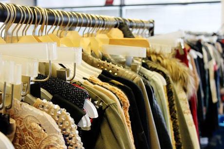 how to be a fashion buyer