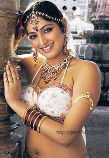 Hari Priya - Navel Treat