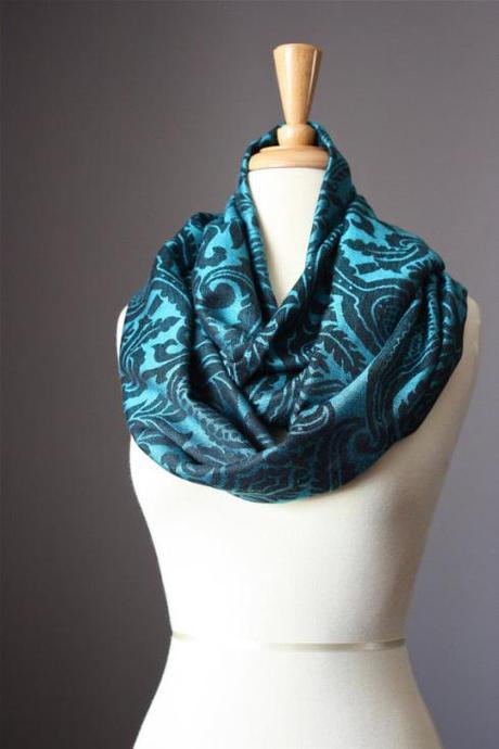 Etsy Spotlight: Scarf Obsession