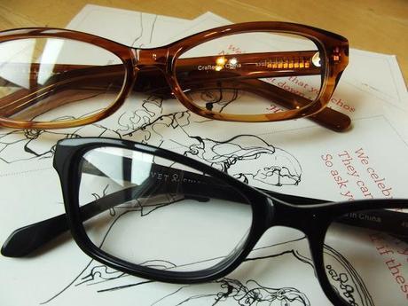 rivet & sway: stylish frames you try on at home!