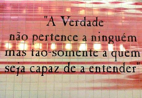 Learn Languages: A quote on a tile panel at the Olivais Metro Station in Lisboa