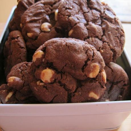 Mocha double chocolate cookies in tin