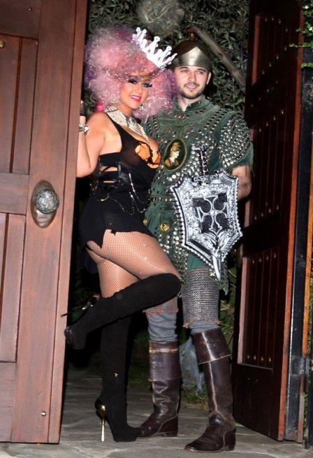 Christina-Aguilera-Halloween-Costumes