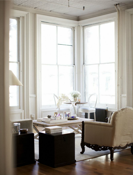 A beautiful and romantic loft in white