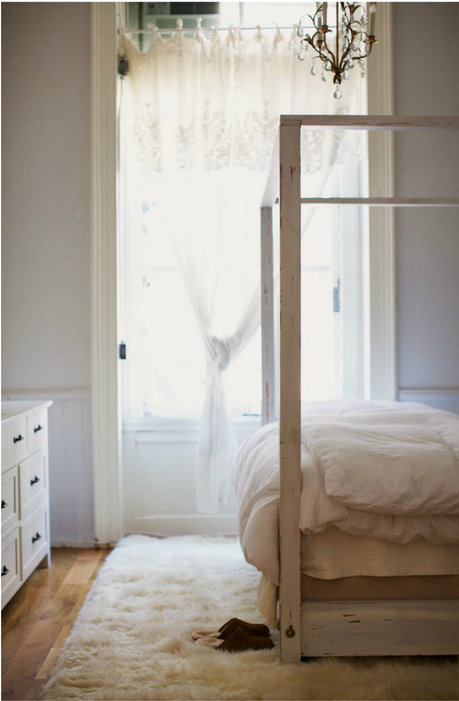 A beautiful and romantic loft in white