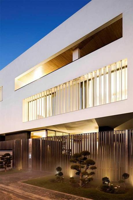 Secret House by AGi architects 2