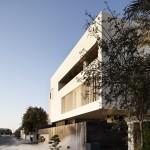 Secret House by AGi architects