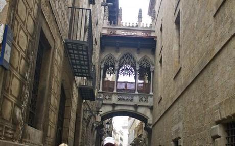 Hidden Barcelona passageways 