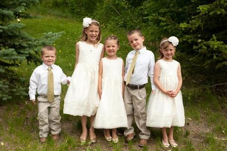 children dressed up for outdoor wedding