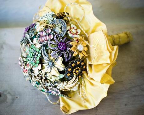 brooch bouquet