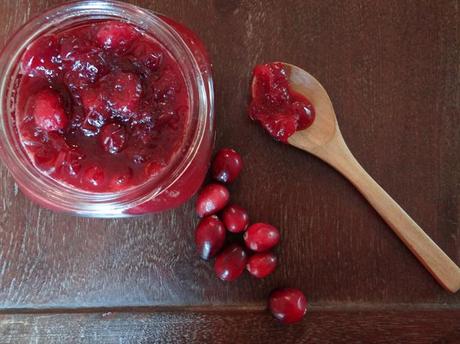 Deliciously Simple Homemade Cranberry Sauce Recipe