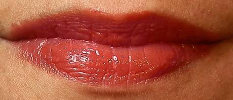 Swatches: Lip Butter: Revlon: Revlon ColorBurst Lip Balm 035 Candy Apple