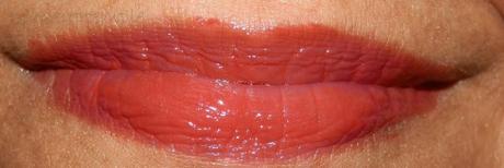 Swatches: Lip Butter: Revlon: Revlon ColorBurst Lip Balm 035 Candy Apple