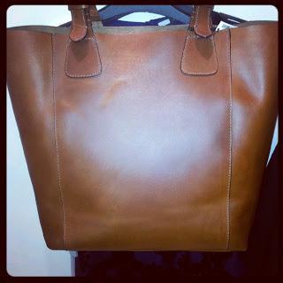 12 Handbag Essentials 12 Handbag Essentials