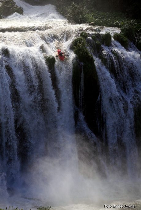 Paddler Makes First (Illegal) Descent Of Italy's Marmore Falls