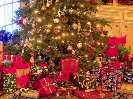 christmas_tree_and_presents1