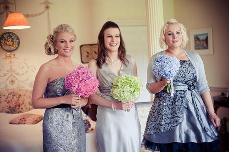 bridesmaids hydrangea bouquets