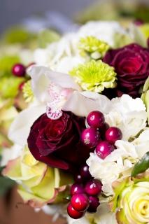 bridal bouquet in red and white