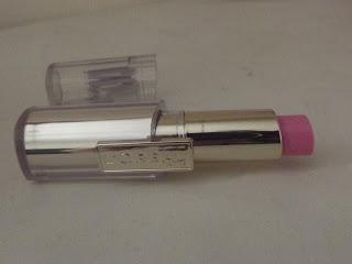 L'Oreal Paris - Caresse Lipstick, Fashionista Pink