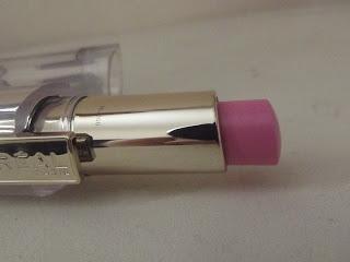 L'Oreal Paris - Caresse Lipstick, Fashionista Pink