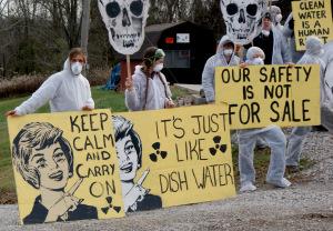 Ohio Resisdents Blockade Radioactive Fracking Waste Well