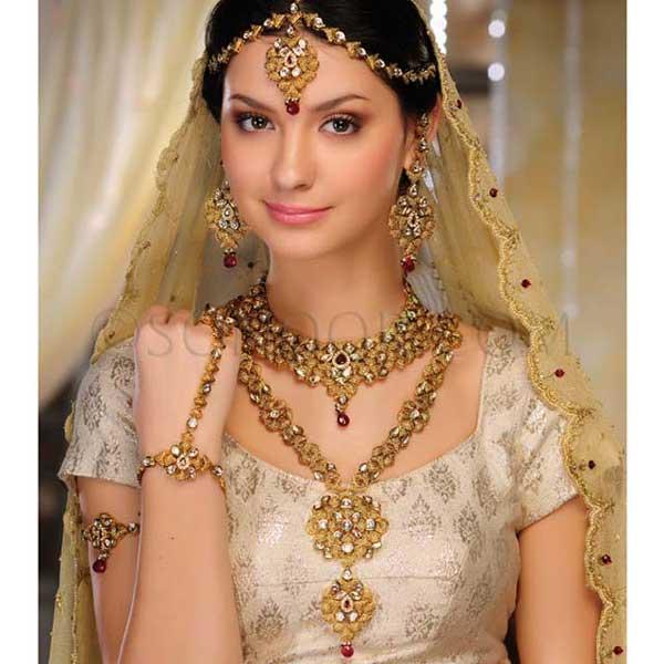 Bridal Jewelry Latest Gold Sets Designs 2013 by Sonoor Jewels an Eminent Lineament Cherished Jewellery