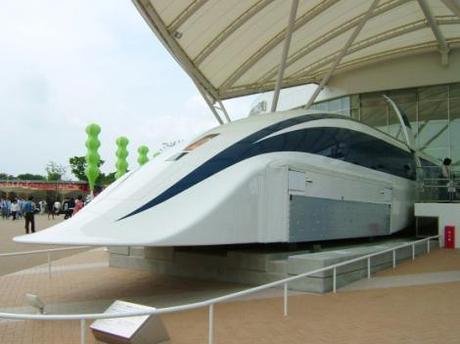 Japan Unveils New High Speed Train: 500 km/h