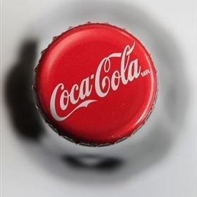 Coca Cola cap DIY Video: FAB Bottle Cap Decor (great gifts!)