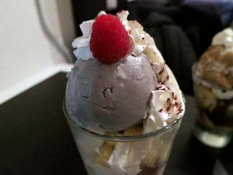 EAT: Mimibuloveme – Coffee and Parfaits in Vancouver, BC