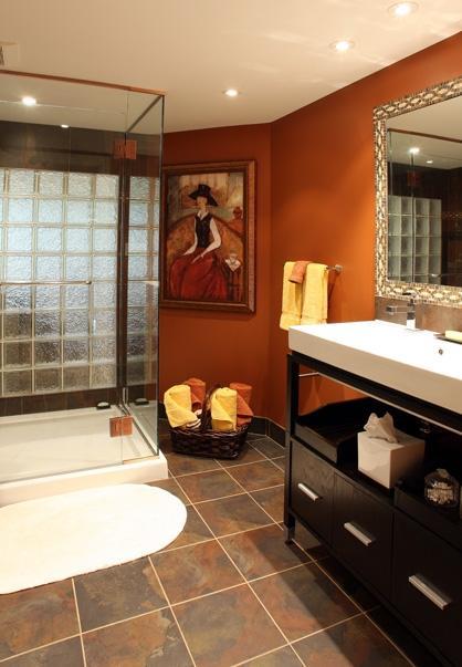 warm orange color in a bath, using ornage in interior design, ornage paint colors