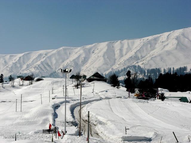 Skiing in Kashmir