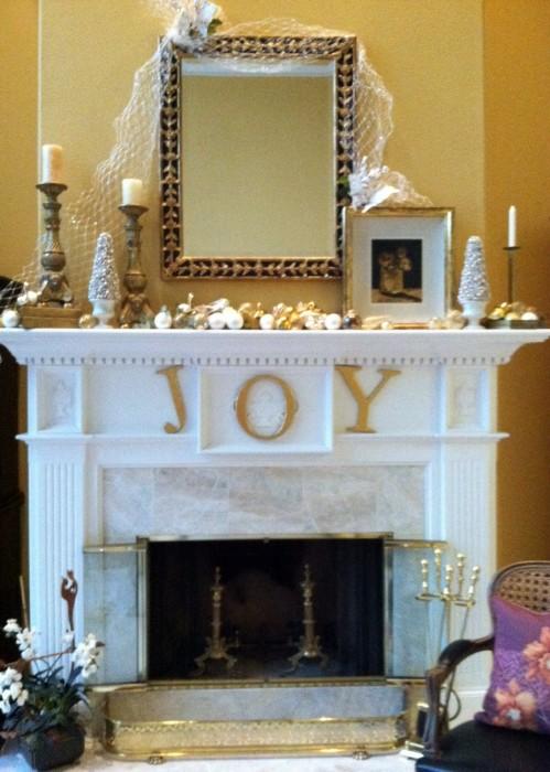 YES Spaces Mantel with Ribbon 499x700 My Holiday Mantel