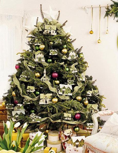 decor christmas tree idea4 Christmas Tree Decorating Ideas HomeSpirations