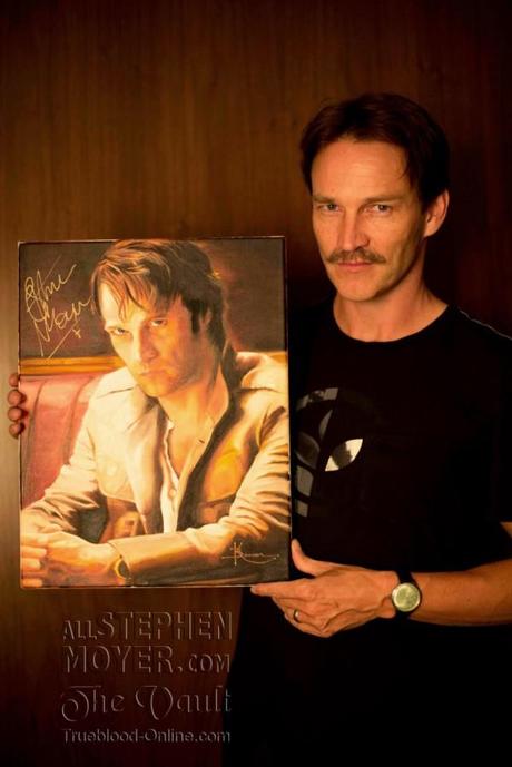 Exclusive photo: Stephen Moyer poses with Kristin Bauer’s portrait of Bill Compton