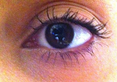 Maybelline Flared Falsies VS Benefit They're real Mascara.