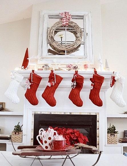 decor red and white christmas3 Decorate for Christmas with Red and White HomeSpirations