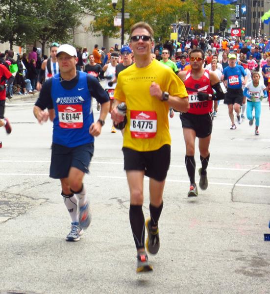 Mike Sohaskey at halfway point of 2012 Chicago Marathon