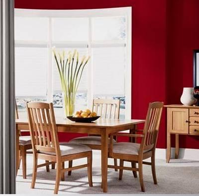 Glidden's Red Delicious in a dining room