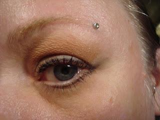 J-Lo inspired cat eye look