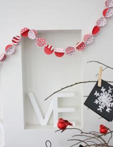 christmas bauble garland diy craft project