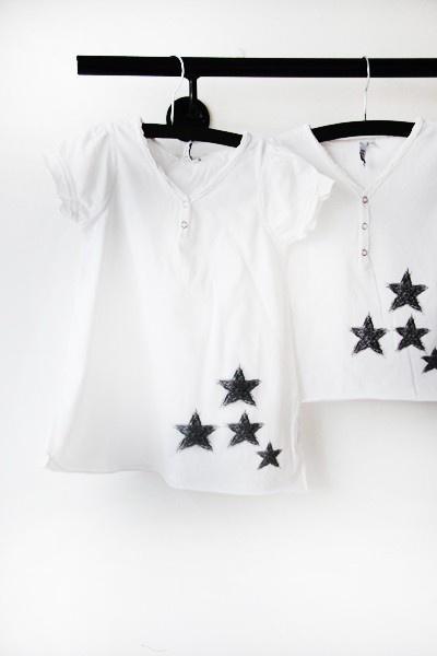 It's a black and white Xmas: stars