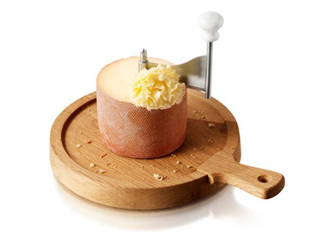 Cheese and Wine this Christmas – Impress Your Guests with Cheese Curler