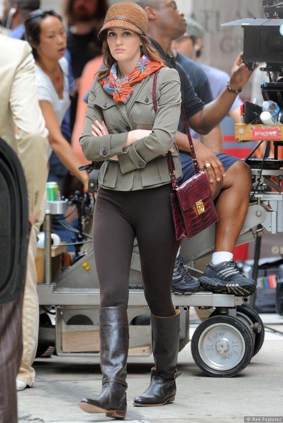 Leighton-Meester-on-the-set-of-Gossip-Girl-season-6-0812